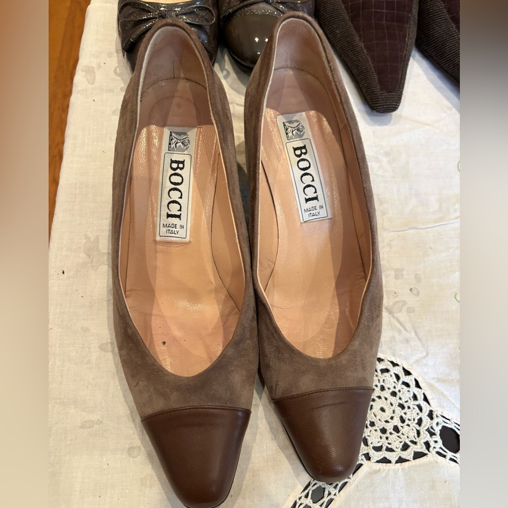 bocci Women's Brown Suede and Leather pumps